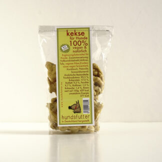 Vegan healthy cheese snacks for dogs. With vegan fermented cashew nuts.