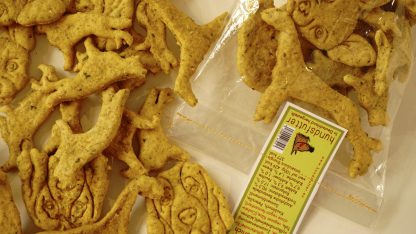 various dog shapes in the vegan, natural snacks for dogs from hundsfutter