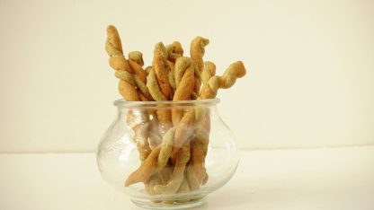 a special reward or a gift for other dog lovers: the vegan half-half crispy sticks for furry friends